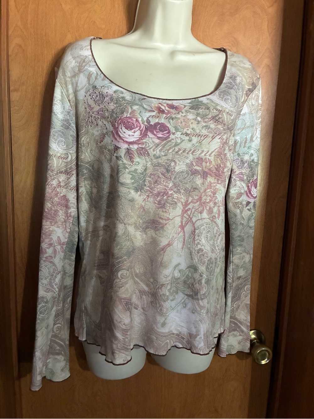 Floral Scoop-Neck Long-Sleeve Top in Dusty Pink